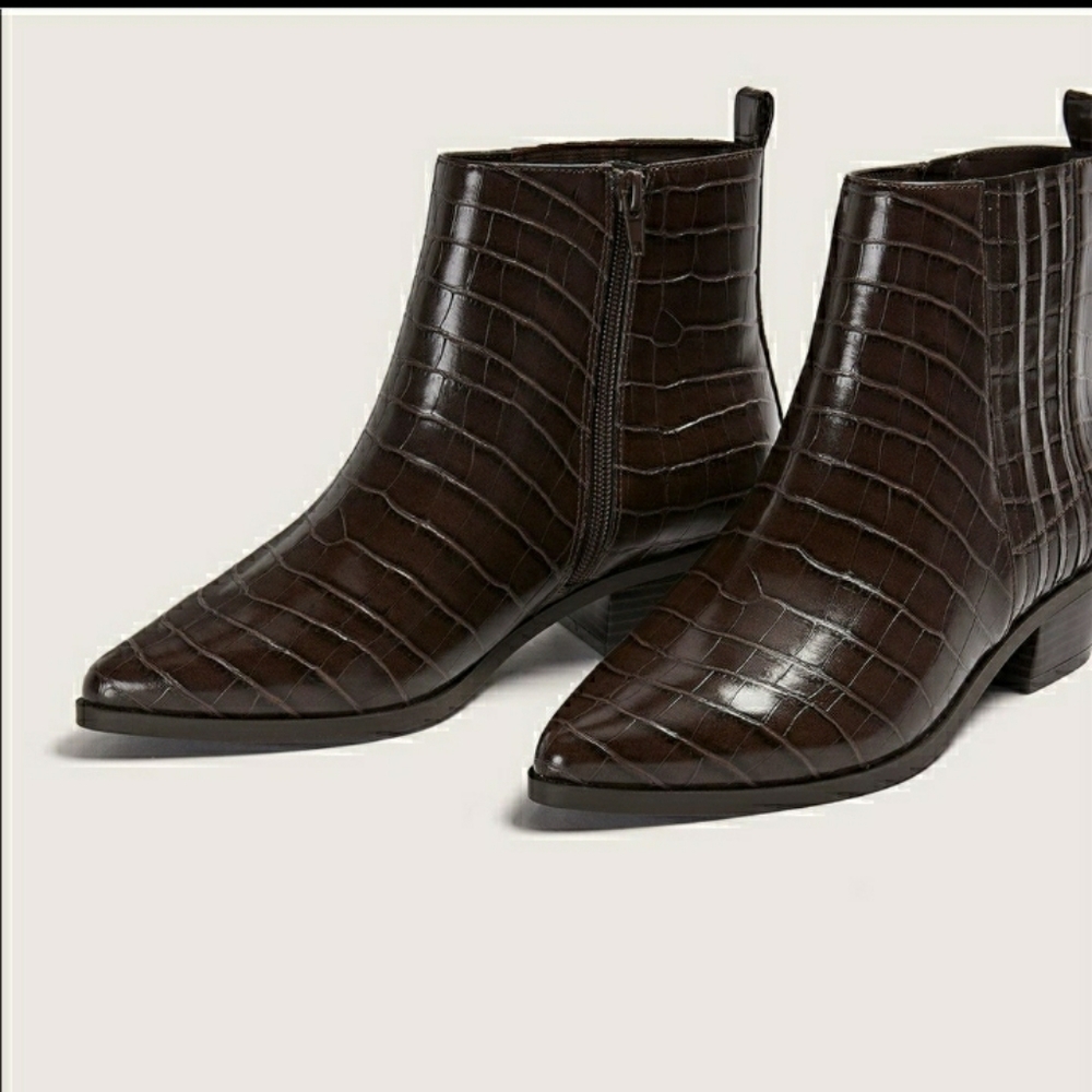 10ww Croc embossed Faux leather boots